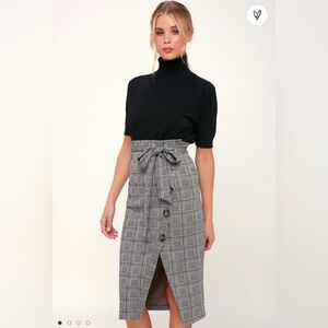 NWT Lulus Grey and Black Plaid Paper Bag Skirt